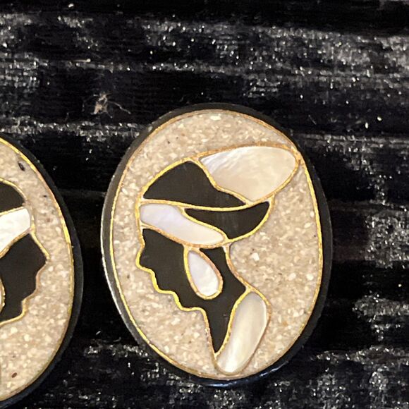 Vintage Egyptian Revival Wood Mother Of Pearl Inlay Portrait Clip On Earrings - Picture 3 of 5